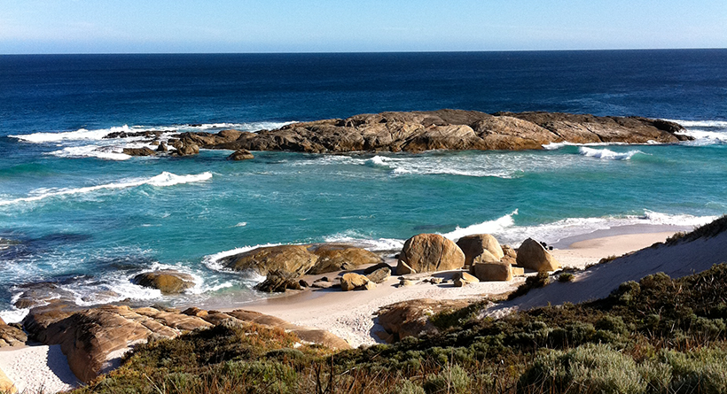 Willoughby Park surrounding ocean